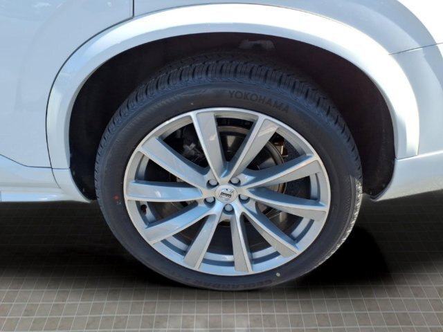 Used 2020 Volvo XC90 T6 Momentum AWD/4WD image 9