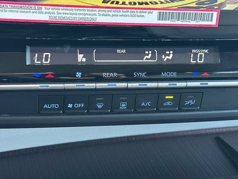 Used 2024 Toyota Sienna LE FWD image 21