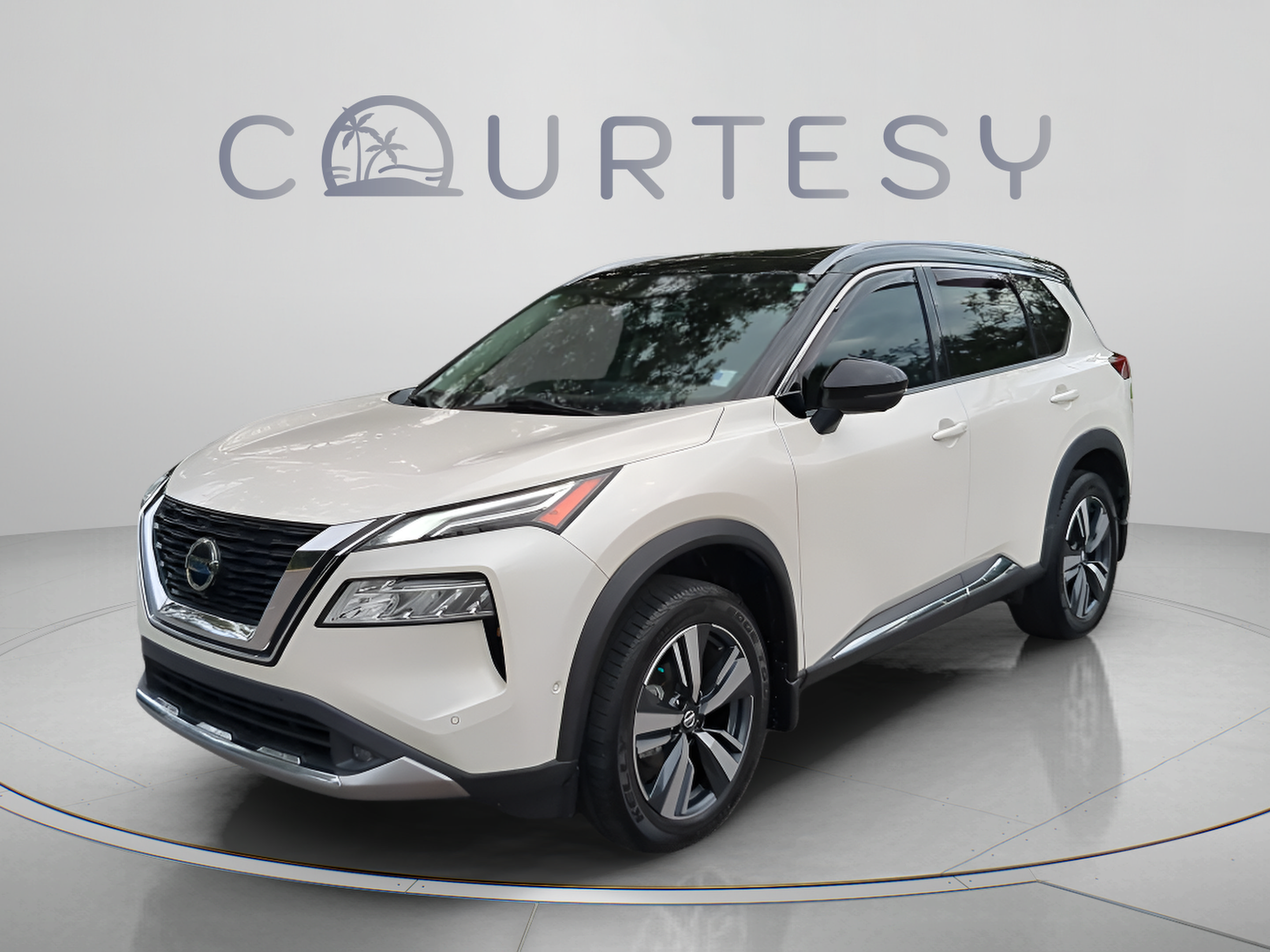 Used 2021 Nissan Rogue Platinum FWD image 1