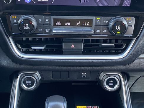 Certified 2025 Toyota Grand Highlander AWD image 15