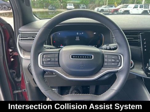 Used 2023 Jeep Wagoneer Series III w/ Preferred Equipment Group image 16