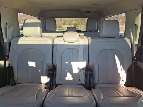 Used 2023 Ford Expedition Max Limited image 13