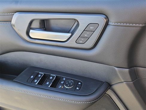 New 2026 Nissan Armada SL w/ Captain's Chari Seat Package image 30