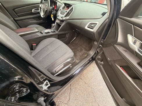 Used 2017 GMC Terrain SLE w/ Chrome Edition image 9