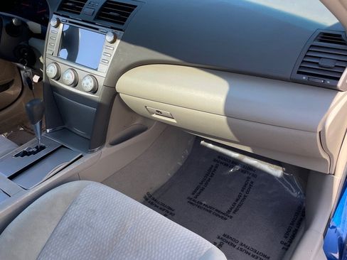 Used 2011 Toyota Camry LE w/ LE Extra-Value Pkg FWD image 21