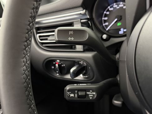 Certified 2026 Porsche Macan AWD/4WD image 46