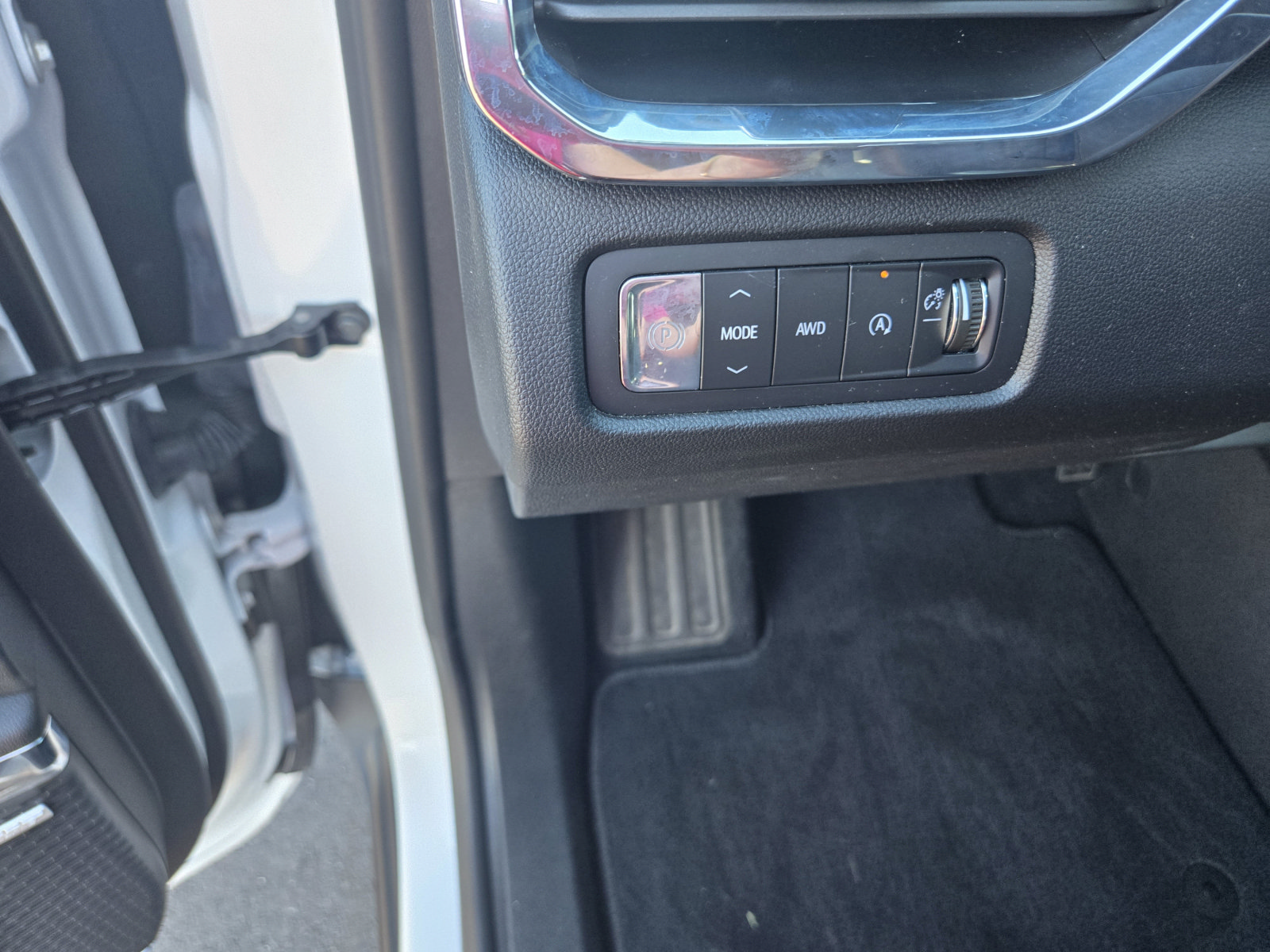 Used 2026 GMC Acadia Elevation w/ Elevation Premium Package AWD/4WD image 13
