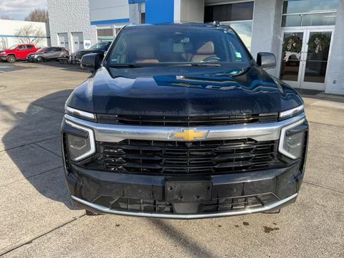Used 2025 Chevrolet Tahoe LS image 3