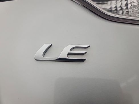 Used 2025 Toyota Corolla LE image 12