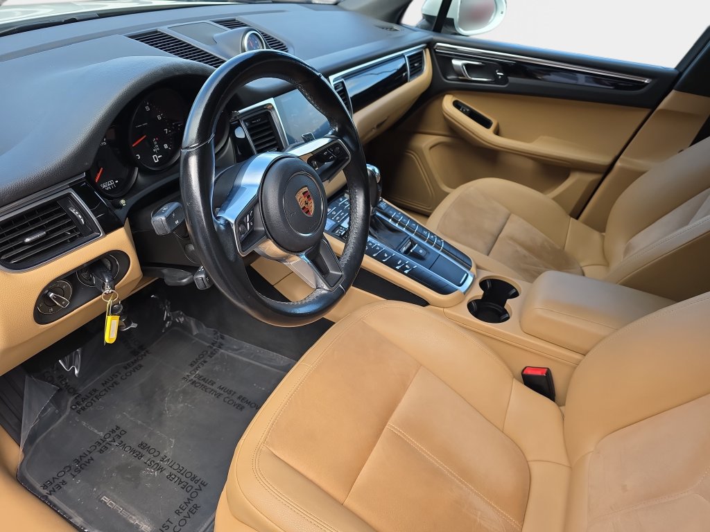 Used 2018 Porsche Macan AWD/4WD image 19