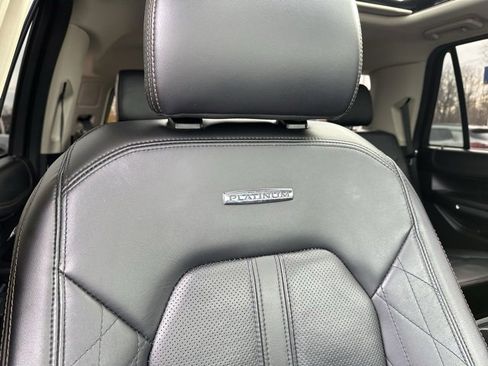 Used 2021 Ford Expedition Platinum image 9