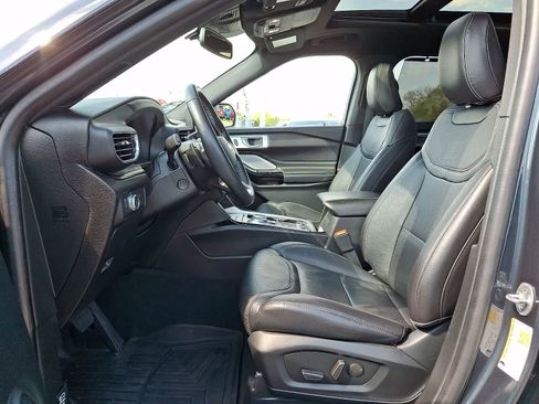 Used 2022 Ford Explorer ST w/ Equipment Group 401A AWD/4WD image 16