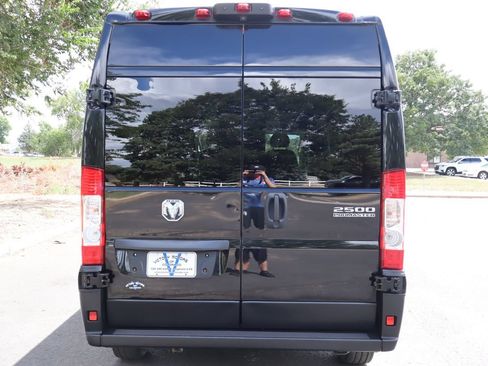 Used 2023 RAM ProMaster 2500 FWD image 6