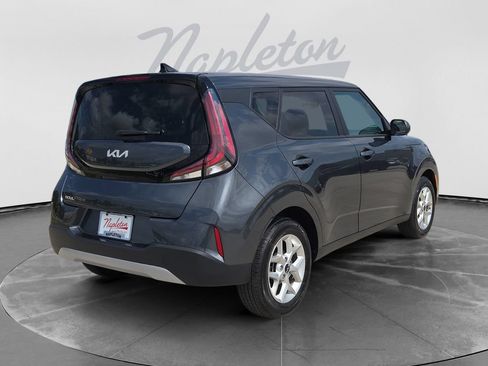 Used 2025 Kia Soul LX w/ LX Technology Package FWD image 8