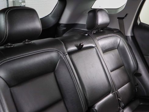 Used 2023 GMC Terrain SLT w/ Elevation Edition image 27