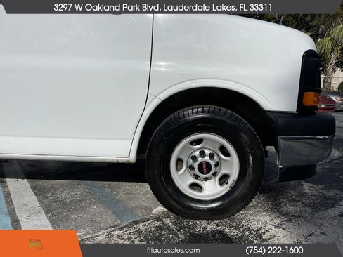 Used 2017 GMC Savana 3500 Extended image 15