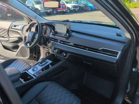 Used 2024 Mitsubishi Outlander SEL image 30