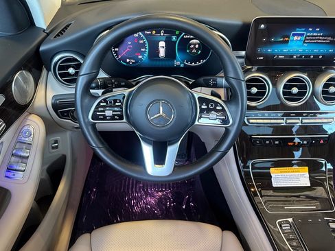 Used 2021 Mercedes-Benz GLC 300 4MATIC image 17