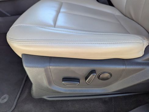 Used 2023 Ford Expedition Max XLT image 28