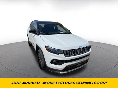 Used 2025 Jeep Compass Limited image 1