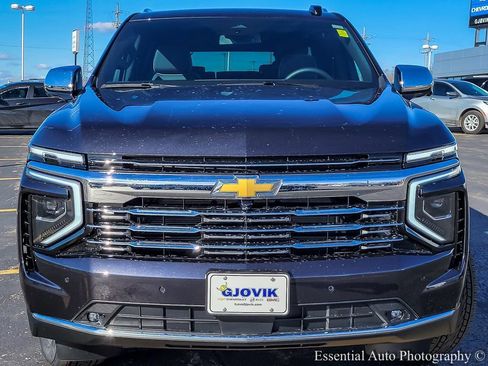 New 2025 Chevrolet Suburban Premier image 4