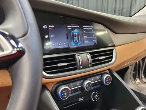 Used 2020 Alfa Romeo Giulia Ti w/ Quick Order Package 22X Lusso image 25