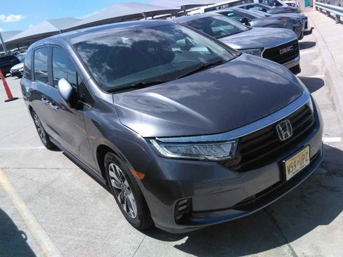 Used 2024 Honda Odyssey EX-L image 3