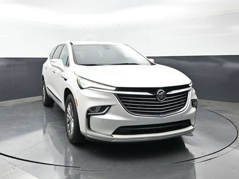 Used 2023 Buick Enclave Essence FWD image 5