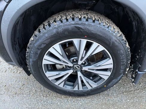 Used 2023 Nissan Rogue SV w/ SV Premium B Package image 10