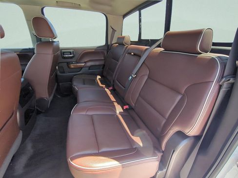 Used 2018 Chevrolet Silverado 1500 High Country RWD image 18