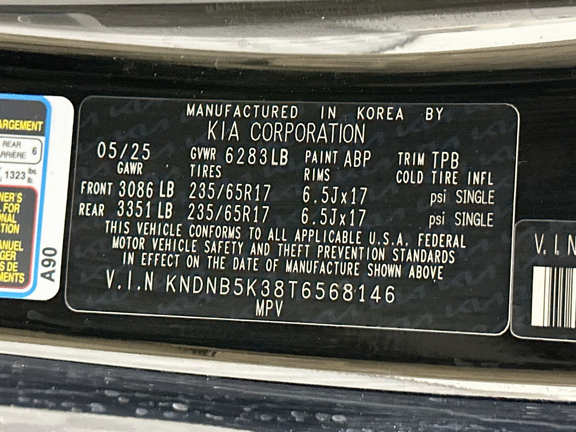 Used 2026 Kia Carnival FWD image 12