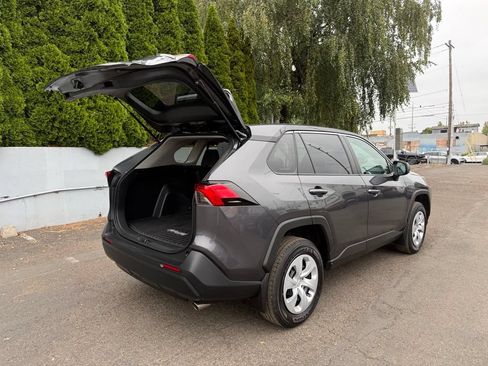 Certified 2024 Toyota RAV4 LE AWD/4WD image 10
