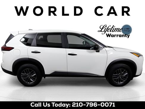 Used 2024 Nissan Rogue S FWD image 8