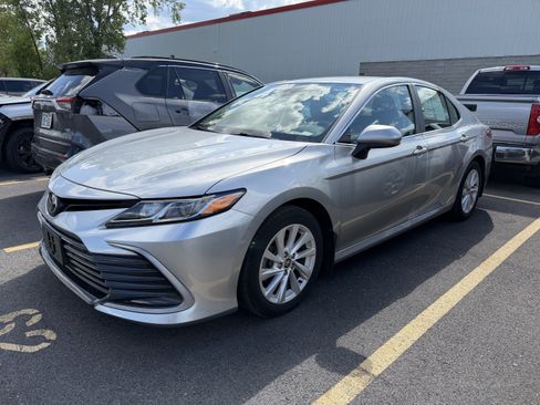 Used 2024 Toyota Camry LE AWD/4WD image 4