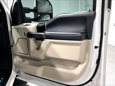 Used 2021 Ford F350 Limited w/ FX4 Off-Road Package AWD/4WD image 23