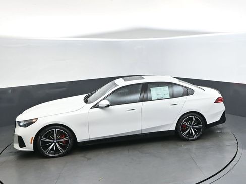 New 2026 BMW 530i 530i w/ M Sport Package image 32