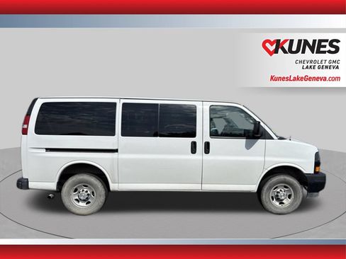 Used 2023 Chevrolet Express 3500 LS RWD image 3