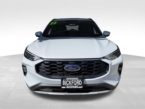 Used 2025 Ford Escape ST-Line Select AWD/4WD image 2