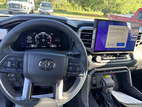 New 2026 Toyota Tundra Limited AWD/4WD image 16
