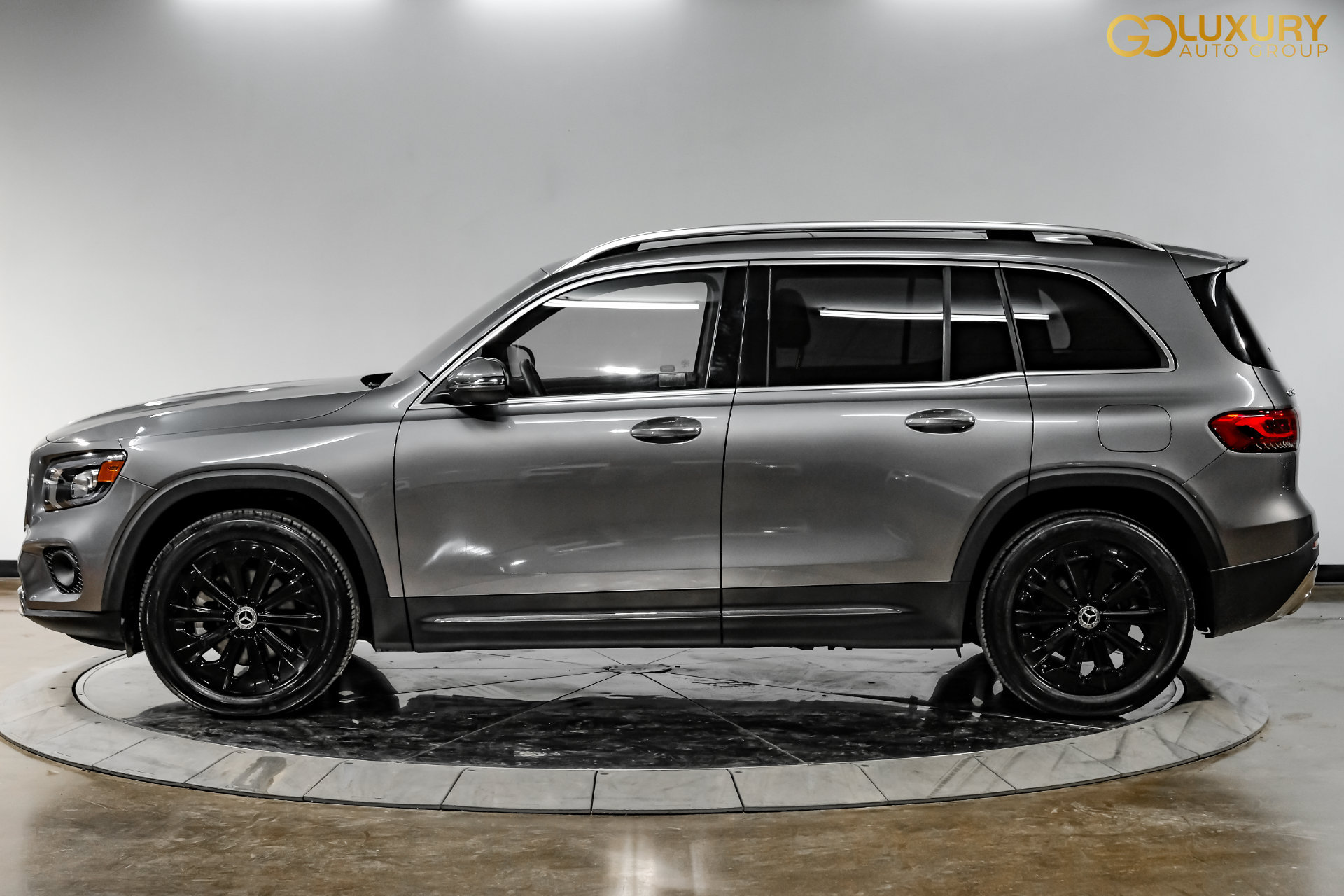 Used 2023 Mercedes-Benz GLB 250 w/ Premium Package image 13