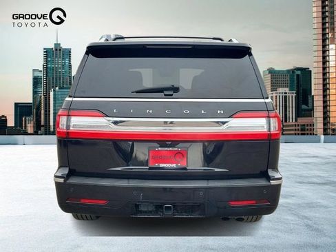 Used 2021 Lincoln Navigator Reserve image 5
