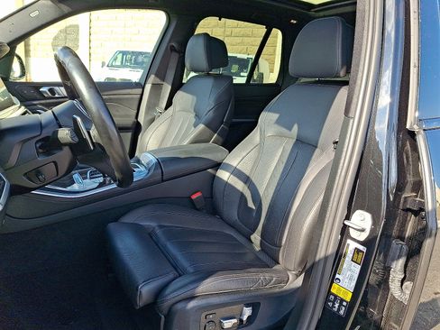 Used 2022 BMW X5 M50i w/ Executive Package image 13