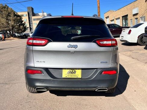 Used 2016 Jeep Cherokee Latitude w/ Comfort/Convenience Group image 4