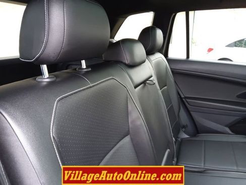 Used 2021 Volkswagen Tiguan SE R-Line image 40
