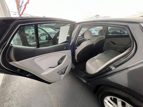 Used 2011 Kia Optima LX w/ Technology Pkg image 12