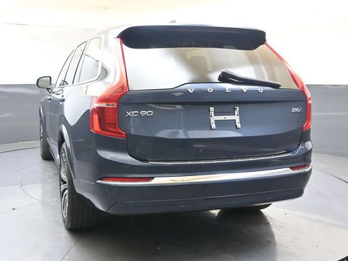 Certified 2024 Volvo XC90 B6 Plus image 4