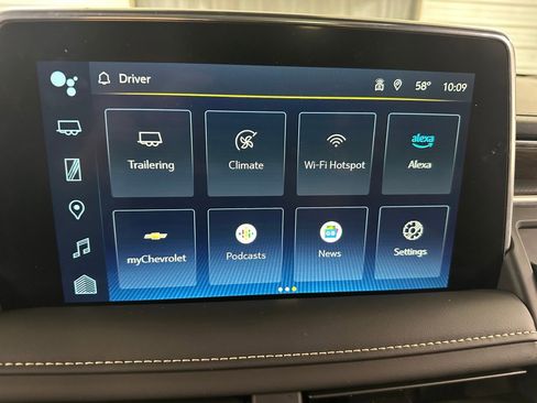 Certified 2024 Chevrolet Suburban Premier w/ Premium Package image 16