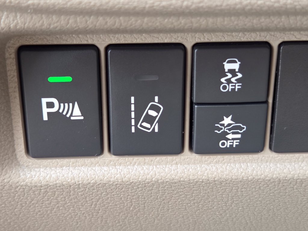 Certified 2018 Honda Pilot Touring image 13
