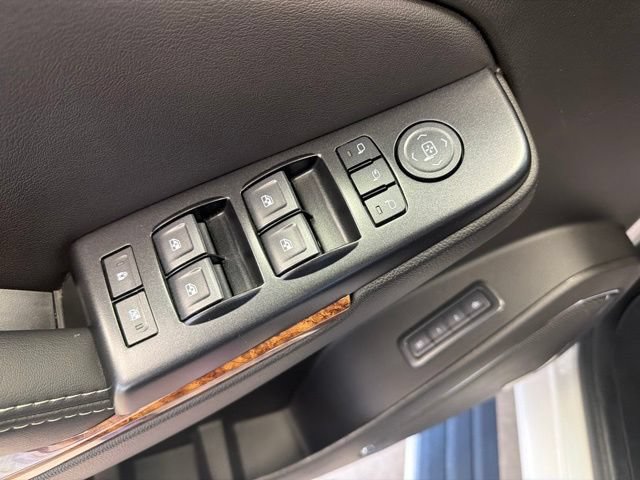 Used 2019 Chevrolet Tahoe Premier w/ Premier Plus Edition AWD/4WD image 14