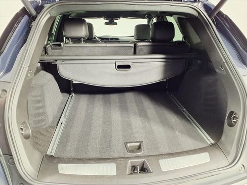 Certified 2025 Cadillac XT5 Premium Luxury image 18